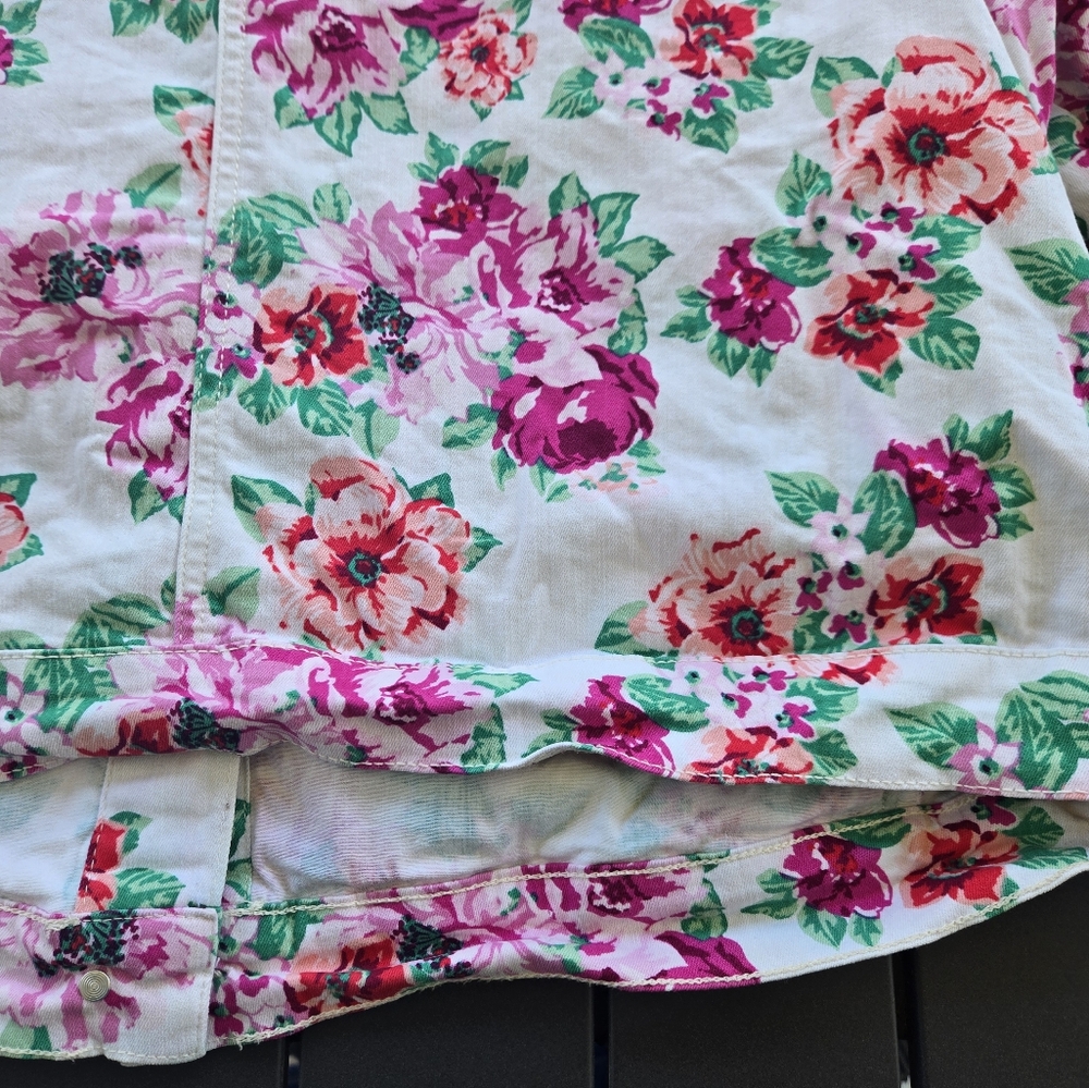 EUC Floral Denim Jacket - 2X - Picture 12 of 13